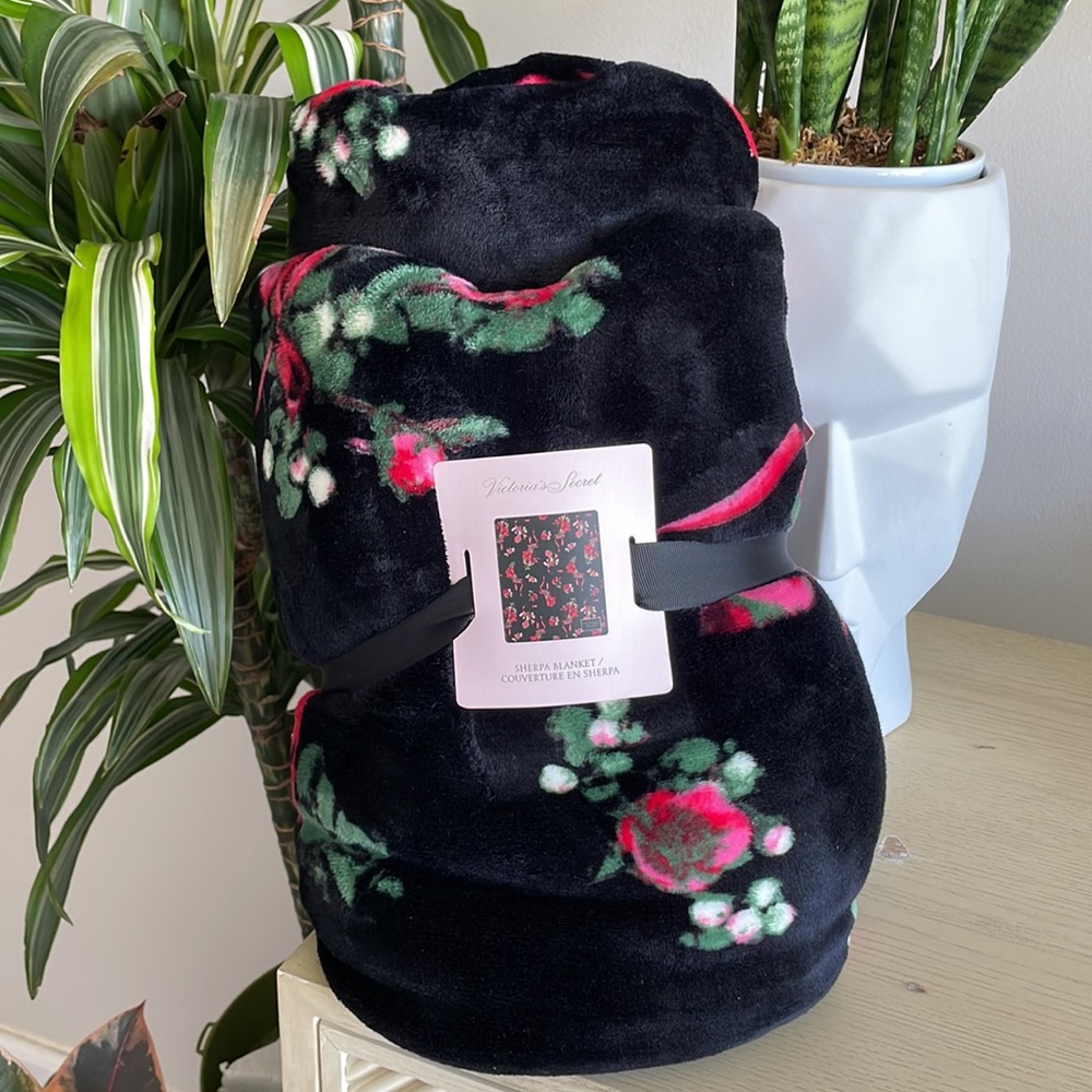 Victoria’s Secret Sherpa blanket